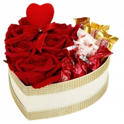 Bukiet SERCE na WALENTYNKI z 6x różami welur i słodyczami PREMIUM