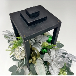 WIĄZANKA Stroik BOŻONARODZENIOWY w czarnym LAMPIONIE ze srebrną poinsecją