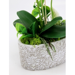 Kompozycja BIAŁY SZTUCZNY GUMOWY STORCZYK w betonowej osłonce z chrobotkiem