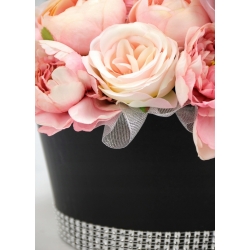 Bukiet LUX czarny Flower Box MIX różowych kwiatów