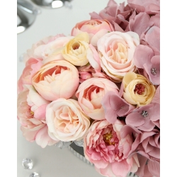 Bukiet LUX czarny Flower Box MIX różowych kwiatów