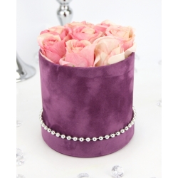 Bukiet w welurowym pudełku RÓŻOWE RÓŻE premium