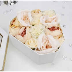 BUKIET białe pudełko DIAMENT satynowe kwiaty LUX