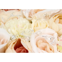 BUKIET białe pudełko DIAMENT satynowe kwiaty LUX